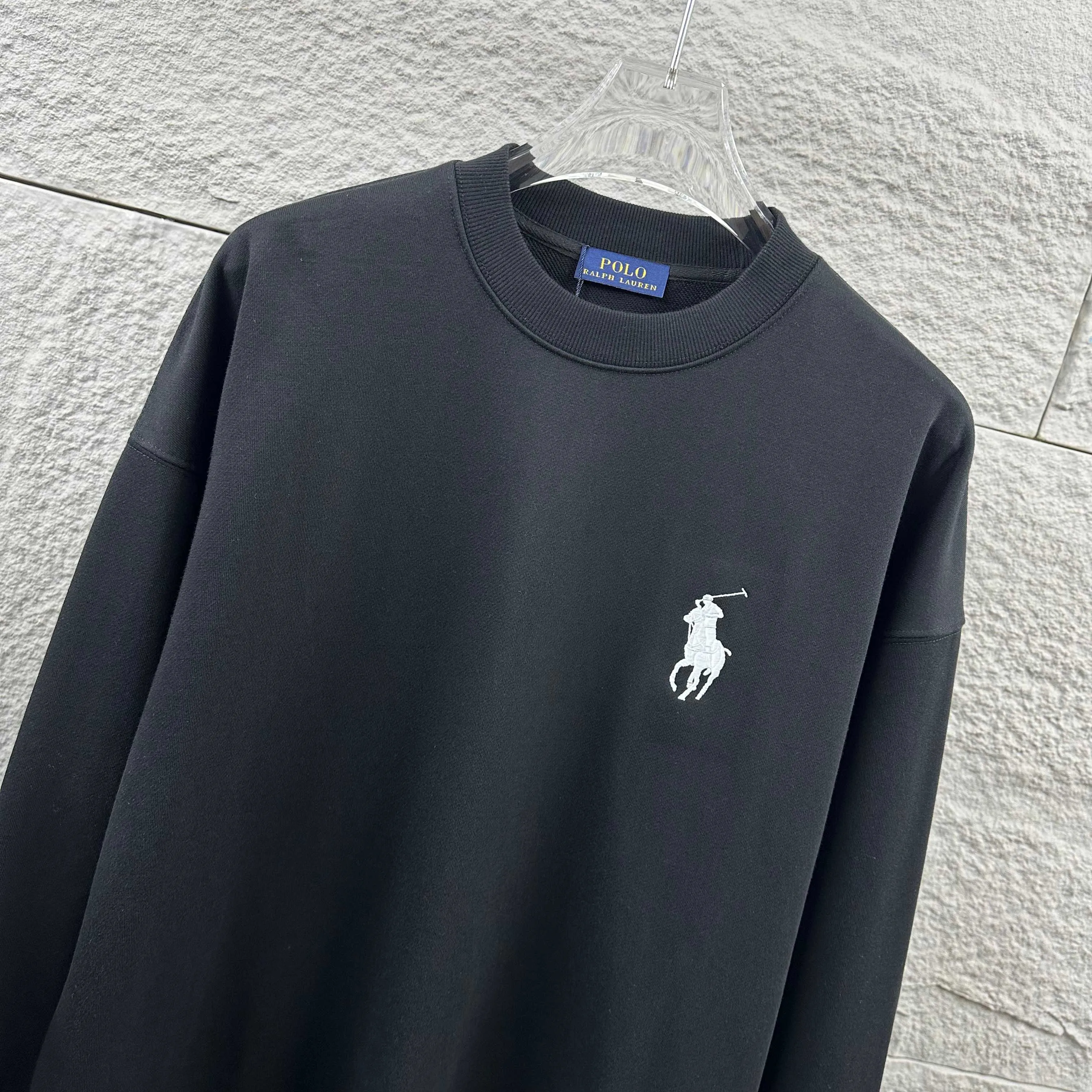 P210 Polo* Ralph Lauren 2025 Autumn and Winter new round neck sweatshirt Classic simple embroidery Customized terry fabric Long sleeves Unisex Color: Black White Size: S (90-130 pounds) M (120-150 pounds) L (140-165 pounds) XL (160-180 pounds) XXL (180-210 pounds)
